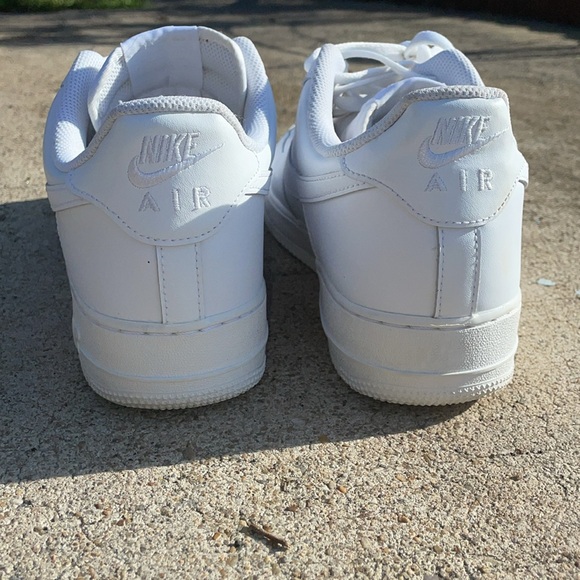 ALL WHITE AIR FORCE 1 IN EXCELLENT CONDITION (size 12 Men’s) - Picture 13 of 13